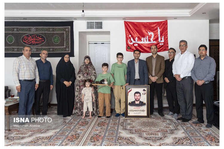 دیدار اعضای جهاد دانشگاهی البرز با خانواده دو شهید دانشجو